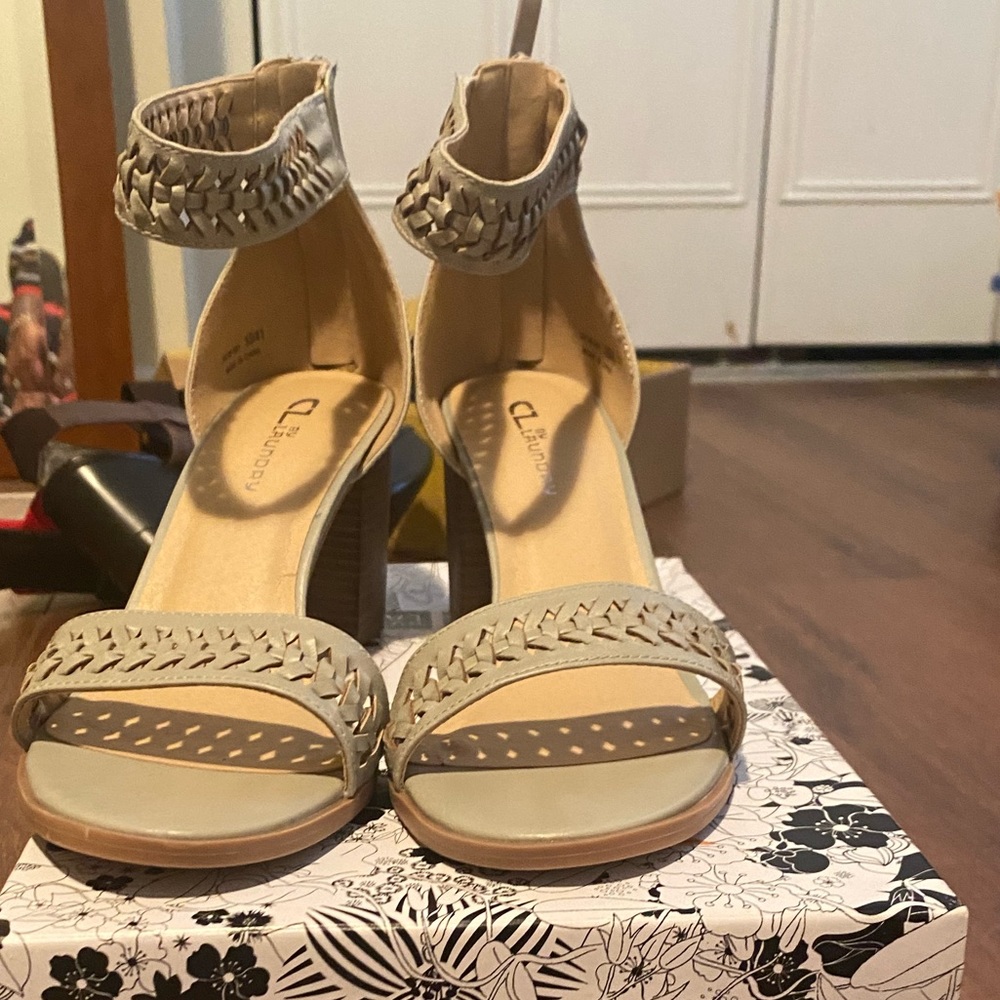 Chinese Laundry Sandals